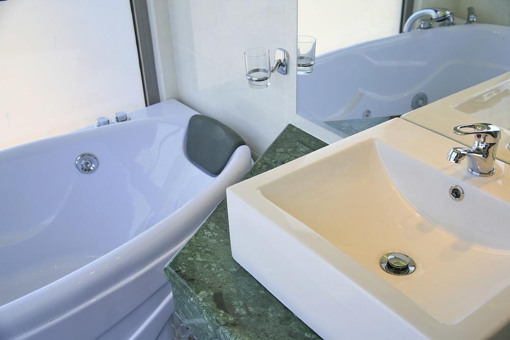 All Senses Ocean Blue Sea Side Resort (Adults Only) Petaloudes Eksteriør billede
