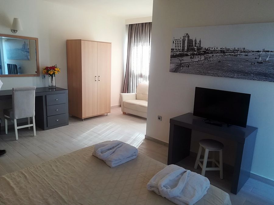 All Senses Ocean Blue Sea Side Resort (Adults Only) Petaloudes Eksteriør billede